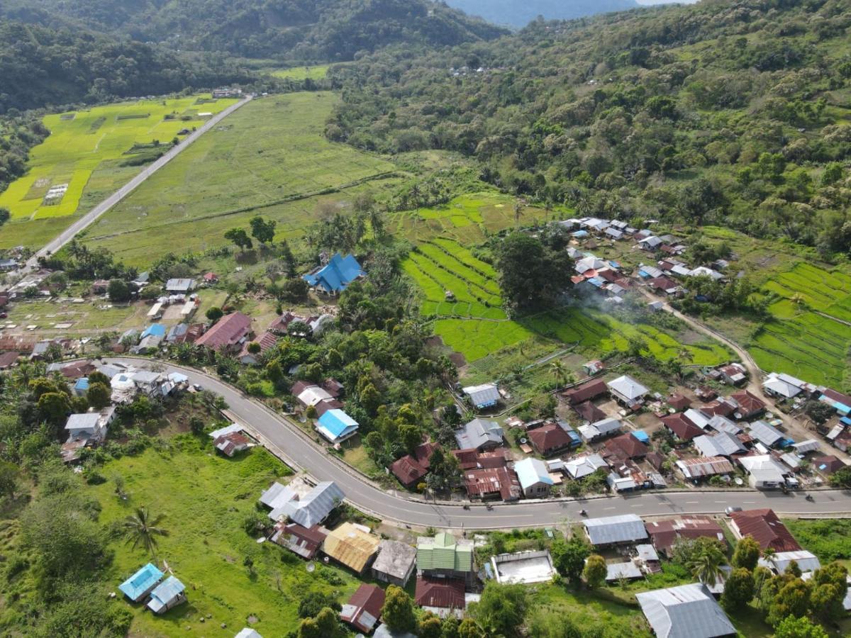 Hotel Moni Mahalika à Kelimutu Extérieur photo