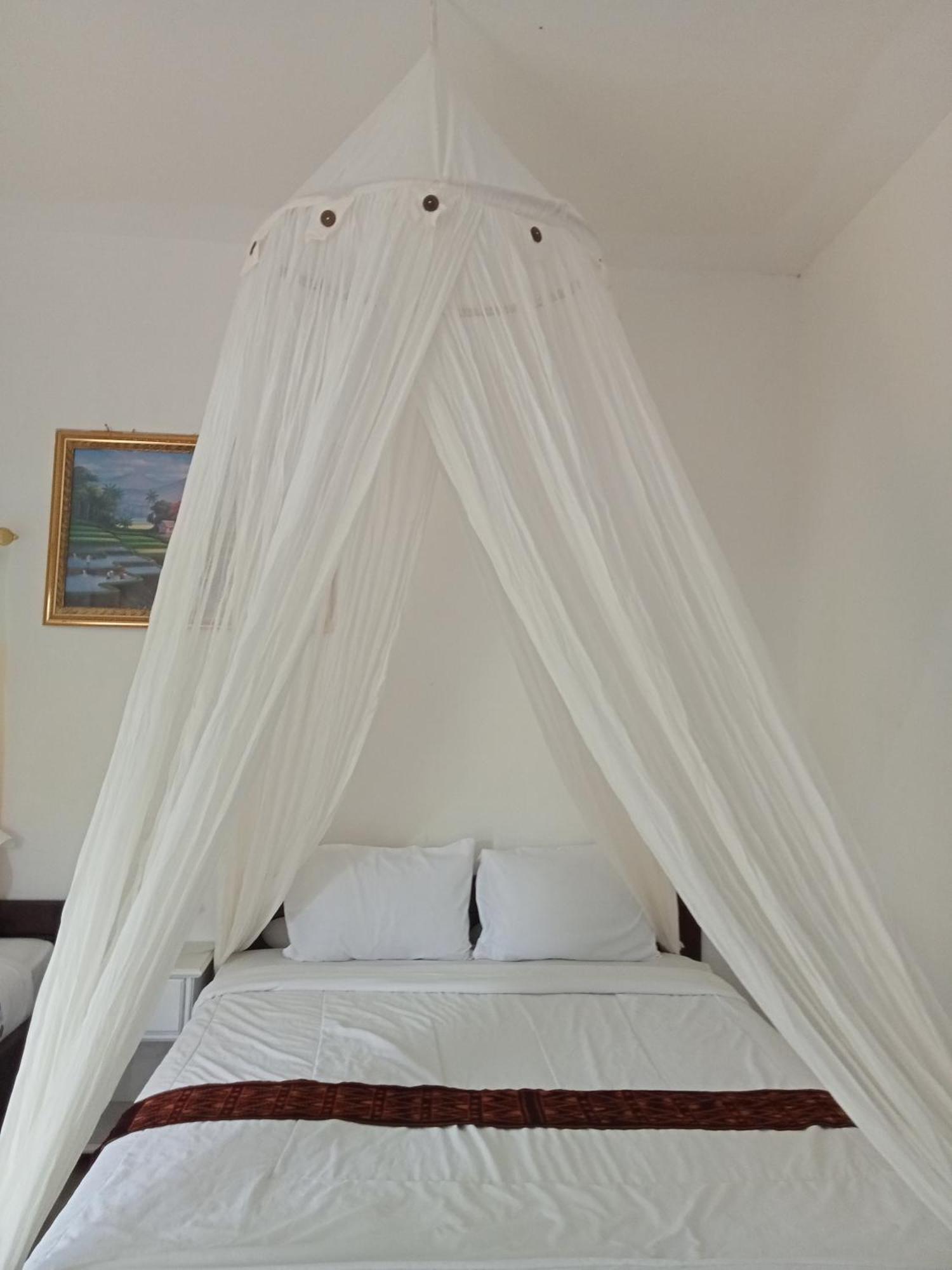 Hotel Moni Mahalika à Kelimutu Extérieur photo