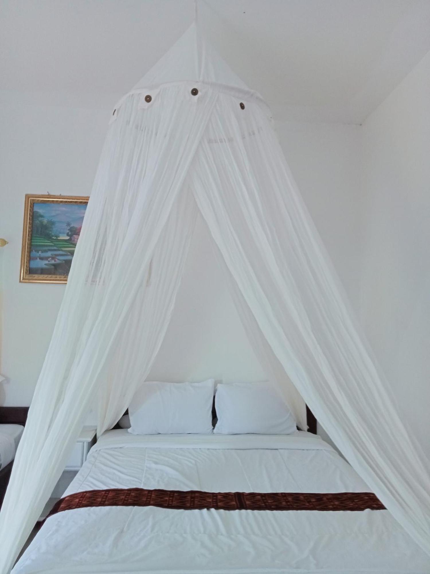 Hotel Moni Mahalika à Kelimutu Extérieur photo